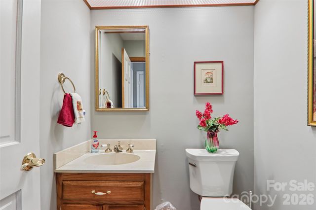 138 Woodbridge Drive, Hendersonville, NC 28739