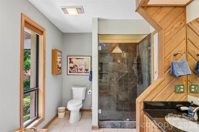 138 Woodbridge Drive, Hendersonville, NC 28739