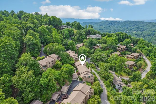 138 Woodbridge Drive, Hendersonville, NC 28739