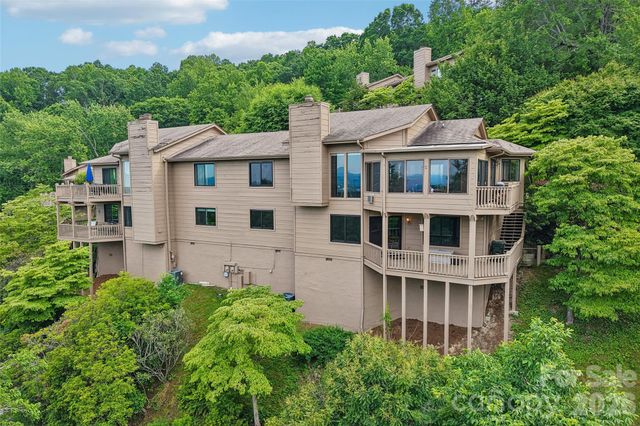 138 Woodbridge Drive, Hendersonville, NC 28739