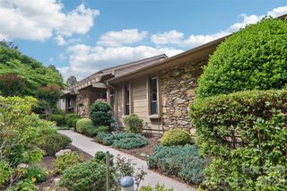 138 Woodbridge Drive, Hendersonville, NC 28739