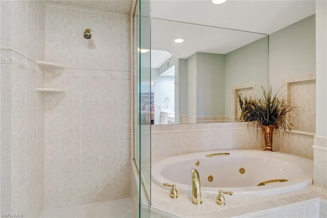 4041 Gulf Shore Blvd N Ph 7, Naples, FL 34103