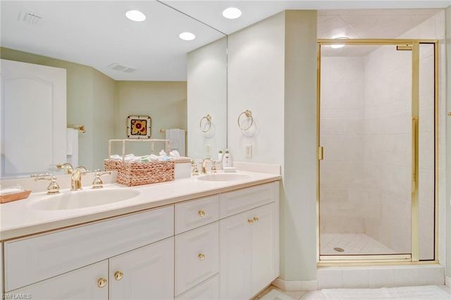 4041 Gulf Shore Blvd N Ph 7, Naples, FL 34103