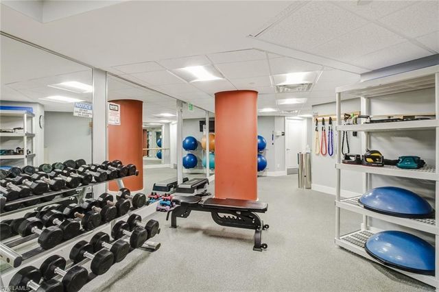 4041 Gulf Shore Blvd N Ph 7, Naples, FL 34103