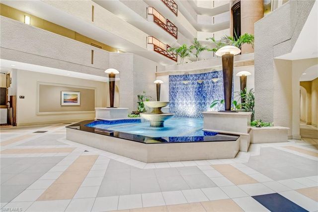 4041 Gulf Shore Blvd N Ph 7, Naples, FL 34103