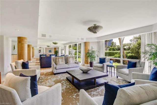 4041 Gulf Shore Blvd N Ph 7, Naples, FL 34103