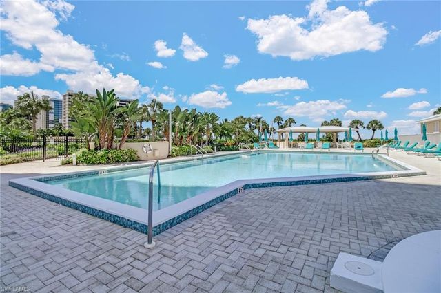 4041 Gulf Shore Blvd N Ph 7, Naples, FL 34103