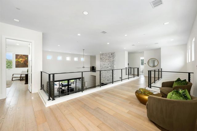 901 Cypress Grove DR, Austin, TX 78732