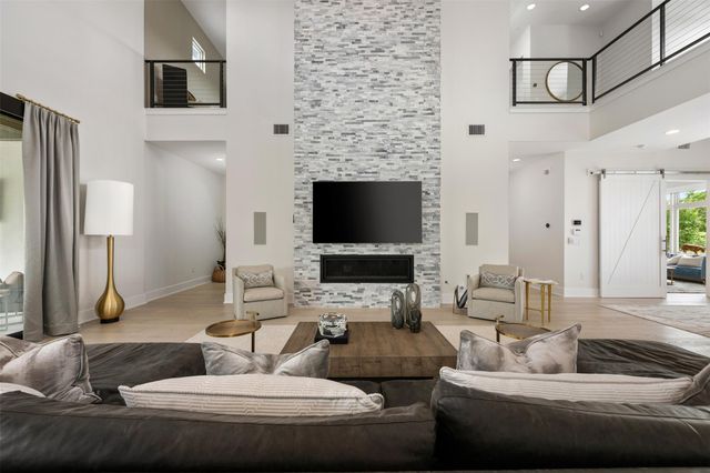 901 Cypress Grove DR, Austin, TX 78732