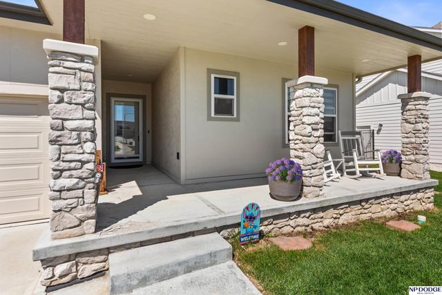 10452 S 113th Street, Papillion, NE 68046