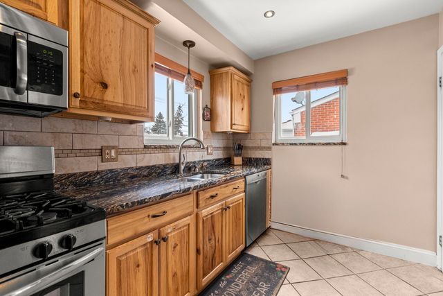 5845 Plainfield Street, Dearborn Heights, MI 48127