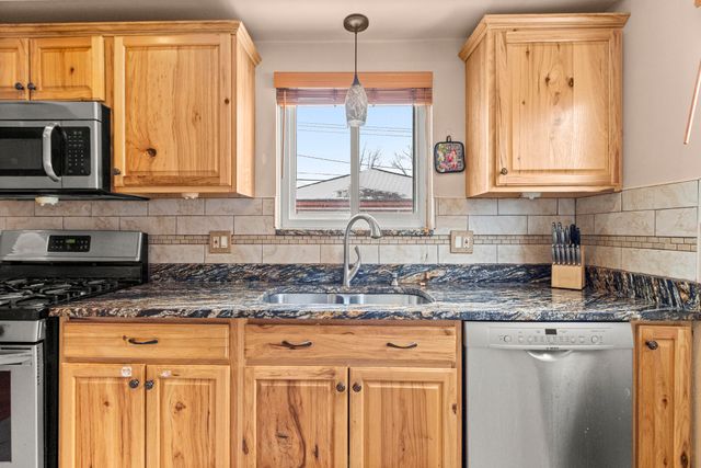 5845 Plainfield Street, Dearborn Heights, MI 48127