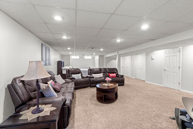 5845 Plainfield Street, Dearborn Heights, MI 48127