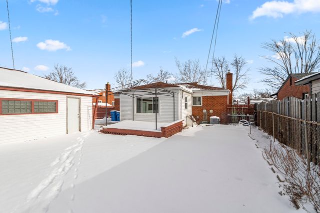 5845 Plainfield Street, Dearborn Heights, MI 48127