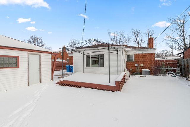 5845 Plainfield Street, Dearborn Heights, MI 48127