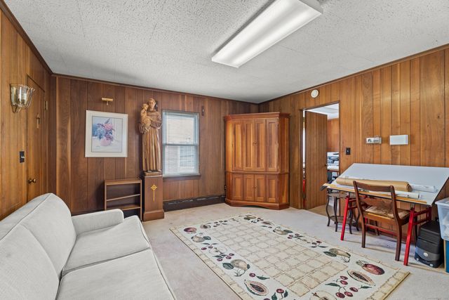 32 East Main Street, Stonington, CT 06355