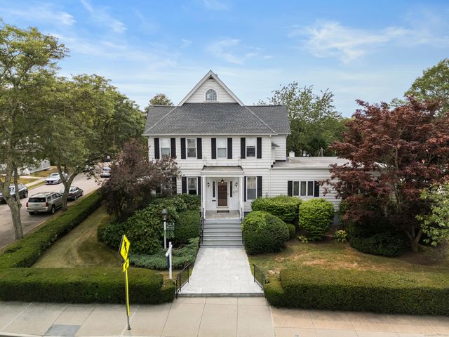 32 East Main Street, Stonington, CT 06355