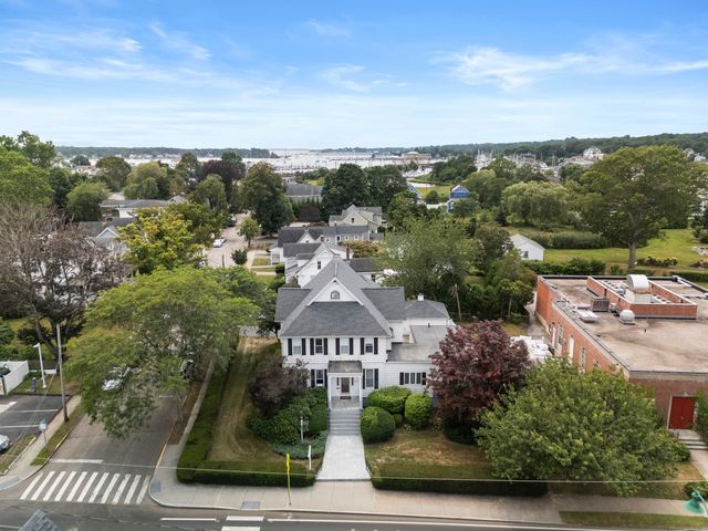 32 East Main Street, Stonington, CT 06355