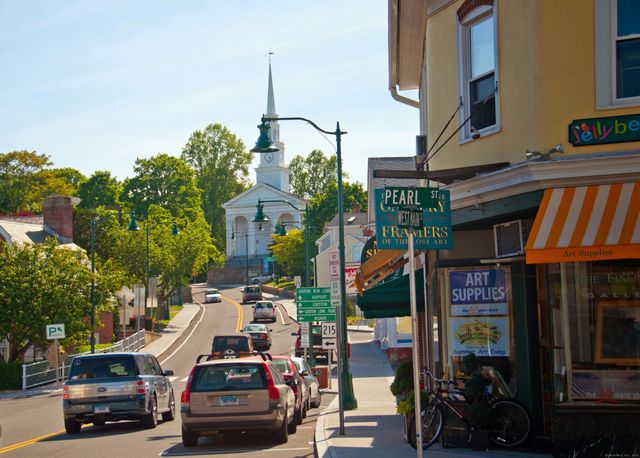 32 East Main Street, Stonington, CT 06355