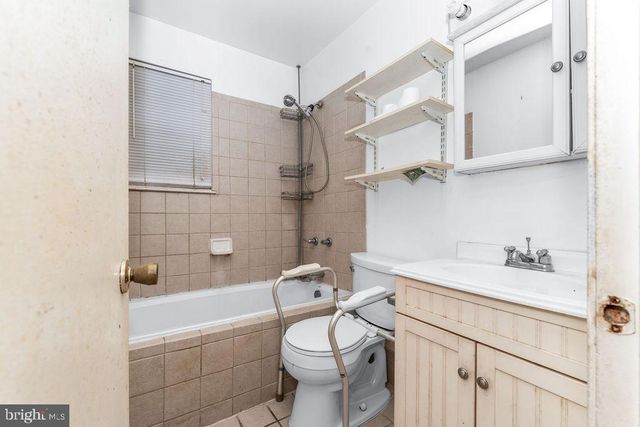 6604 VALLEY PARK RD, Capitol Heights, MD 20743