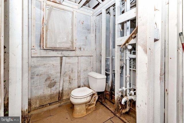 6604 VALLEY PARK RD, Capitol Heights, MD 20743