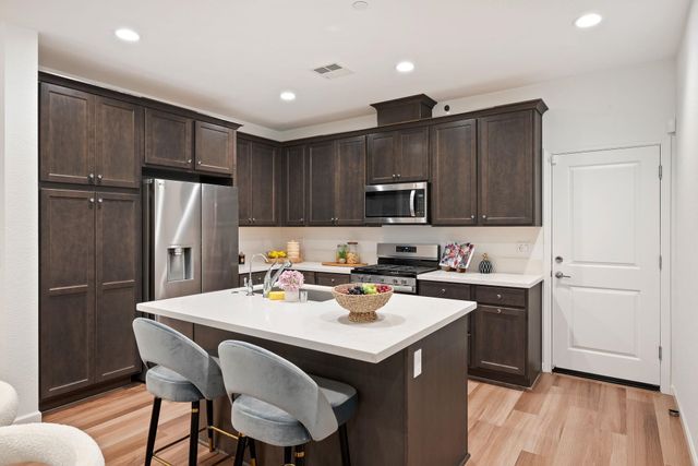 5519 Holly Bay Ave, Dublin, CA 94568