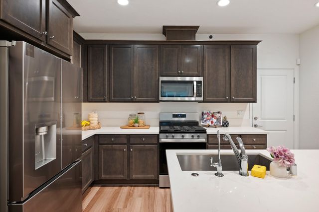 5519 Holly Bay Ave, Dublin, CA 94568