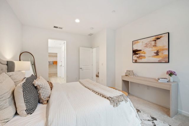 5519 Holly Bay Ave, Dublin, CA 94568