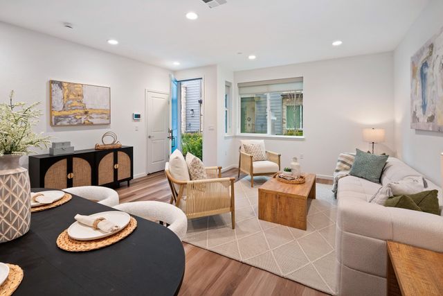 5519 Holly Bay Ave, Dublin, CA 94568