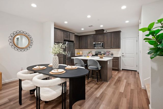 5519 Holly Bay Ave, Dublin, CA 94568