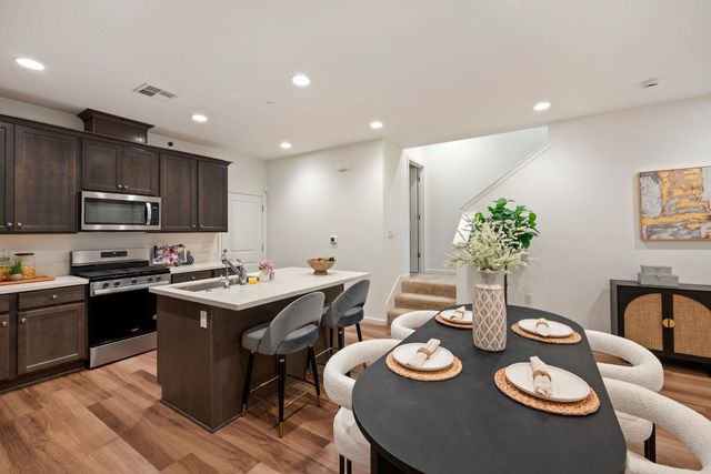 5519 Holly Bay Ave, Dublin, CA 94568