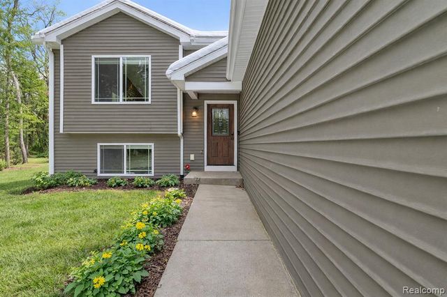 3249 Centennial Oak Drive, Hamilton, MI 49419