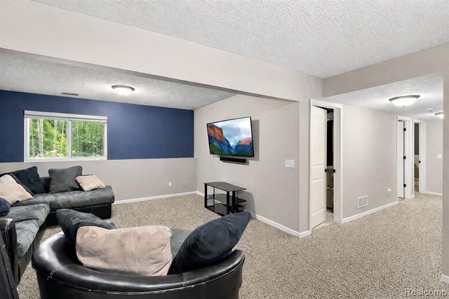 3249 Centennial Oak Drive, Hamilton, MI 49419