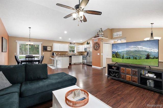 3249 Centennial Oak Drive, Hamilton, MI 49419