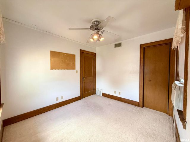 2340 7TH Street, East Moline, IL 61244