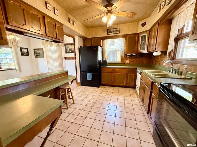 2340 7TH Street, East Moline, IL 61244