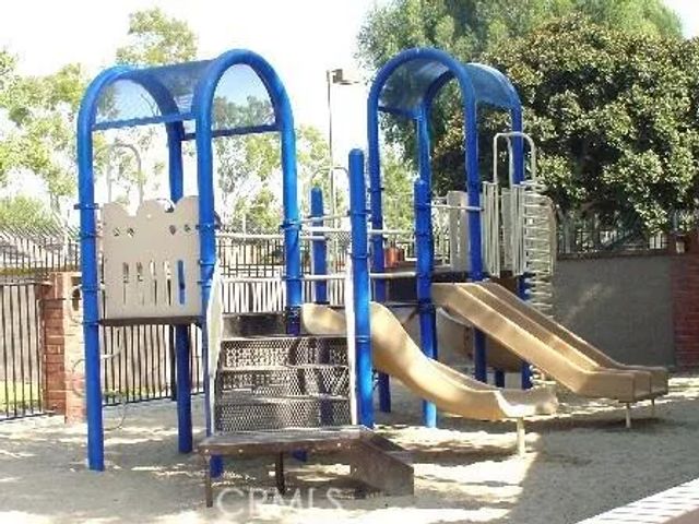 1 Christamon West, Irvine, CA 92620