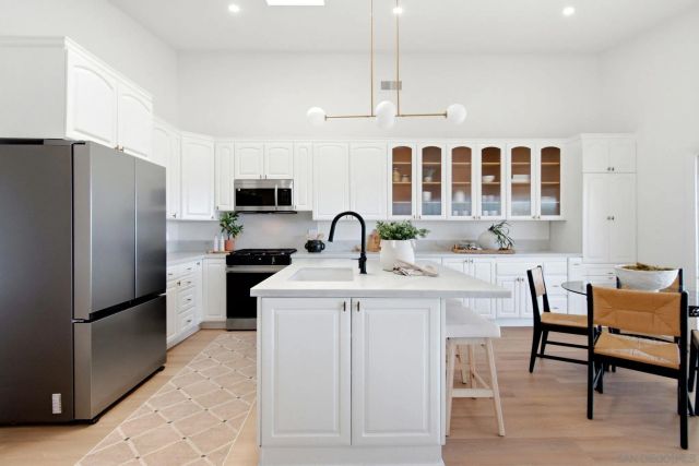 6115 Carling Way, San Diego, CA 92115