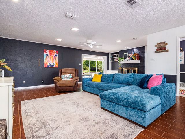 809 Brook Hollow Street, Brownwood, TX 76801