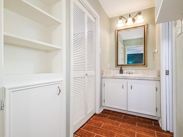 809 Brook Hollow Street, Brownwood, TX 76801