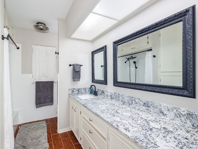 809 Brook Hollow Street, Brownwood, TX 76801