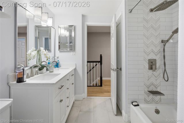 5569 Tadworth Place, West Bloomfield Charter Township, MI 48322