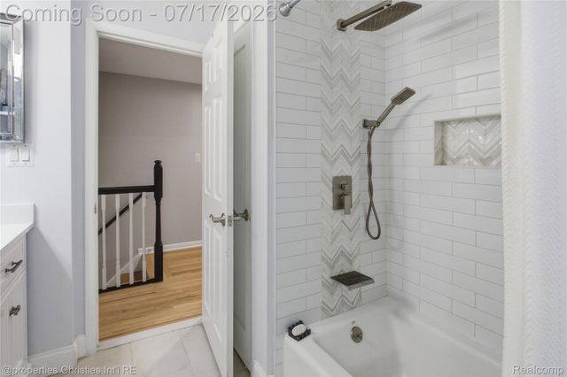 5569 Tadworth Place, West Bloomfield Charter Township, MI 48322