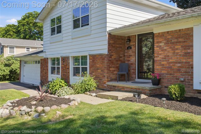5569 Tadworth Place, West Bloomfield Charter Township, MI 48322