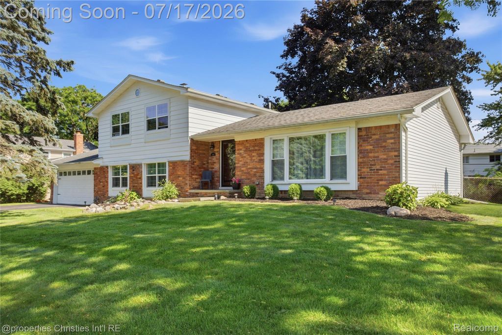 5569 Tadworth Place, West Bloomfield Charter Township, MI 48322