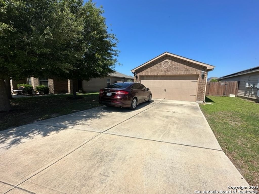 11806 Luckey Flower, San Antonio, TX 78252