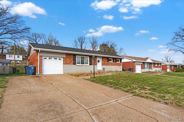 9831 Lindhall Lane, Unincorporated, MO 63123