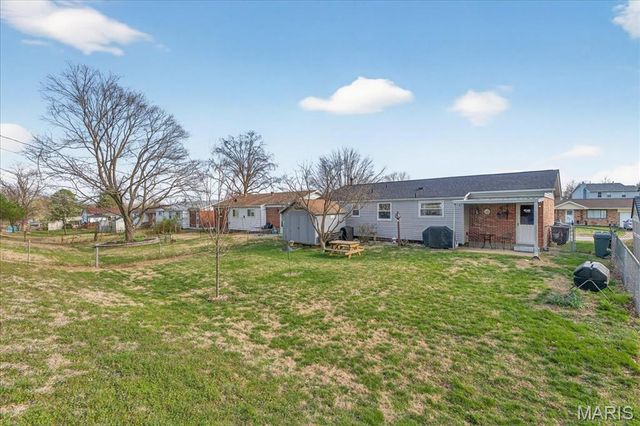 9831 Lindhall Lane, Unincorporated, MO 63123