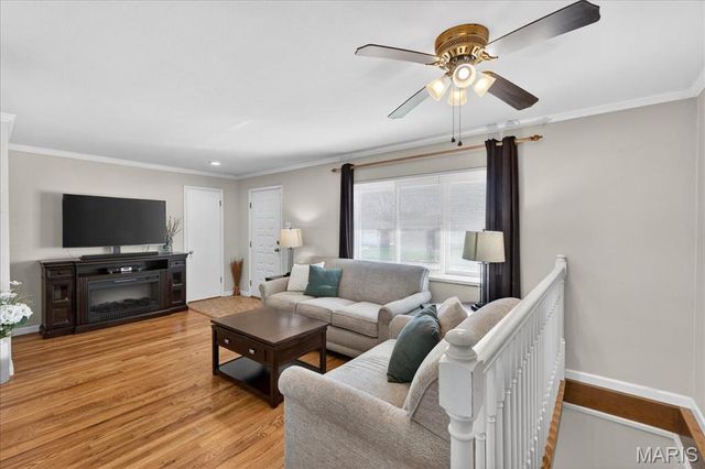 9831 Lindhall Lane, Unincorporated, MO 63123