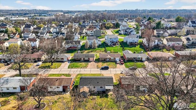 9831 Lindhall Lane, Unincorporated, MO 63123